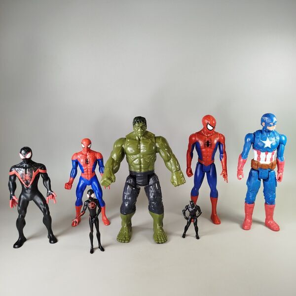 Hasbro Marvel Actionfiguren Set von 7 – Spider-Man, Hulk | multicolored 1