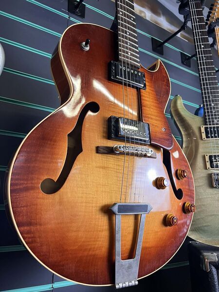 Heritage H575 Autumn Sunburst 1995 Archtop Hollow Body Jazz Guitar | sunburst, image 3 of 5