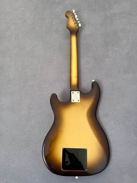 Hofner 173 1962 / 1963 Solidbody Guitar | White Vinyl Top / Black Back, image 4 of 5