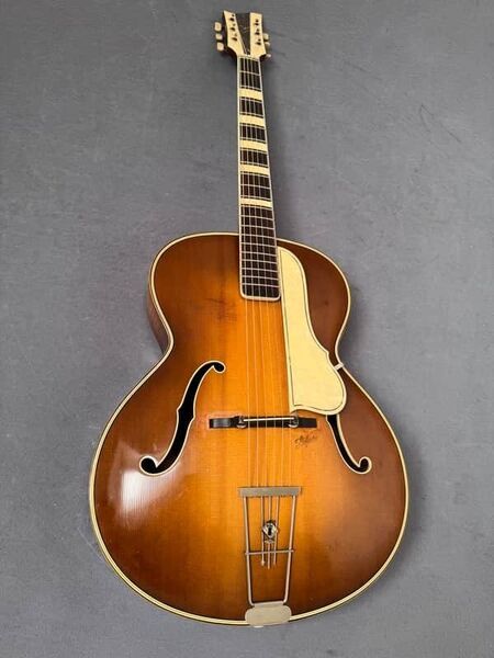 Hofner 457 Archtop Guitar 1952 | brownburst, image 2 of 5