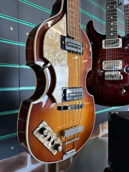 Hofner 500/1 Sunburst Hollow Body c.1972 Vintage Left Handed Electric Bass | Sunburst Vintage, image 4 of 5