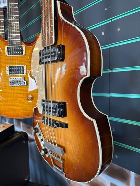 Hofner 500/1 Sunburst Hollow Body c.1972 Vintage Left Handed Electric Bass | Sunburst Vintage, image 5 of 5