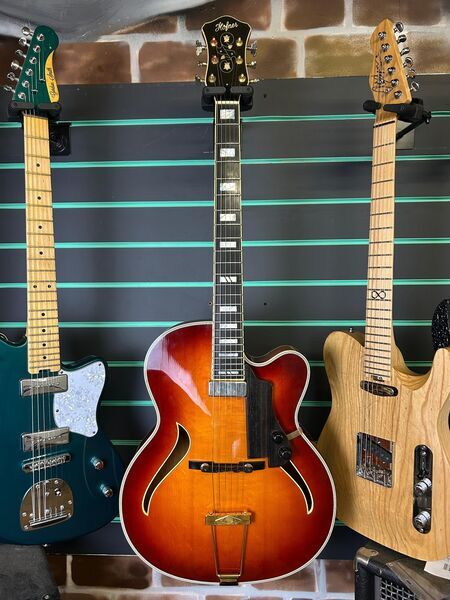 Hofner Jazzica Sunburst (Refin.) Archtop Hollow Body Electric Guitar | sunburst, image 2 of 5