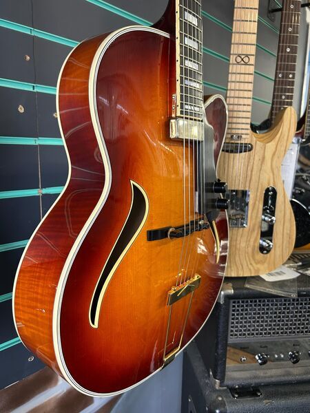Hofner Jazzica Sunburst (Refin.) Archtop Hollow Body Electric Guitar | sunburst, image 3 of 5