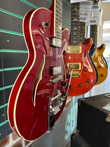 Hofner Verythin HVSC-R Red Semi-Hollow Electric Guitar | red, image 3 of 5