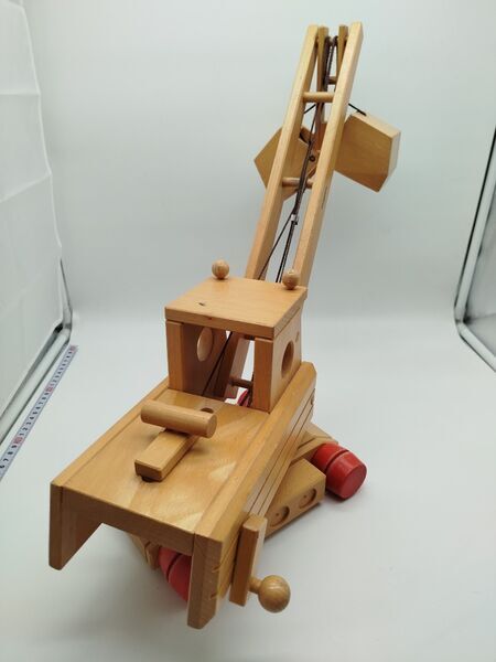 Holzspielzeug – Kran, Fahrzeuge, Tankstelle | mehrfarbig 2