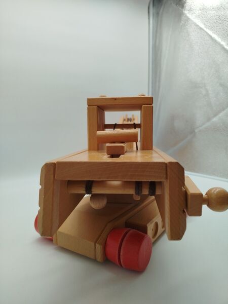 Holzspielzeug – Kran, Fahrzeuge, Tankstelle | mehrfarbig 4