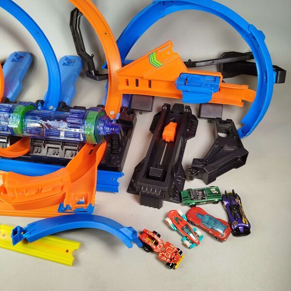 Hot Wheels Action 4 Loopings Crash Danger Rennbahne | mehrfarbig, image 2 of 3