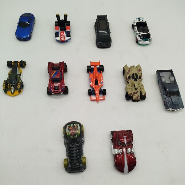 Hot Wheels Bundle 11x Spielzeugautose | multicolored, image 1 of 2