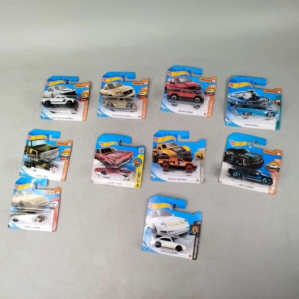 Hot Wheels Bundle Hot Trucks Set von 10 Autose | mehrfarbig, image 1 of 3