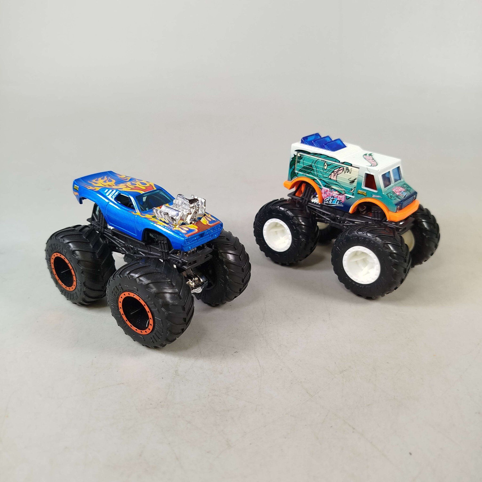 Hot Wheels Bundle Monster Trucks Set von 2 Spielzeugautose