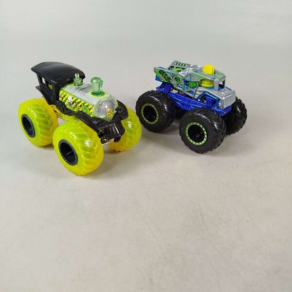 Hot Wheels & Mattel Bundle Monstertrucks Set von 6 Modellautose | mehrfarbig, image 3 of 3