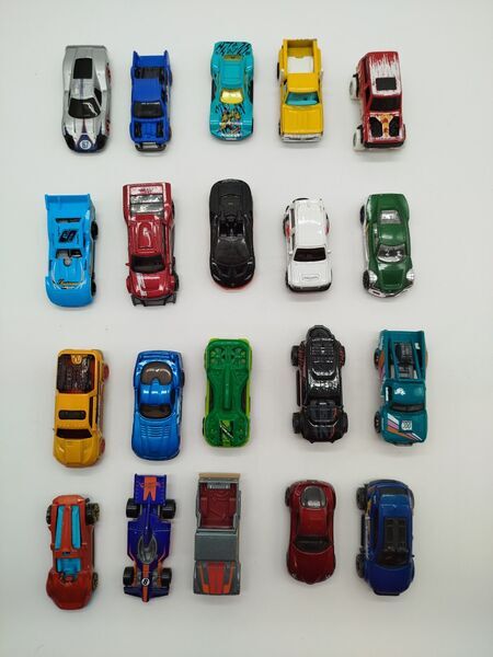 Hot Wheels Miniaturauto Set von 20 Fahrzeugen | mehrfarbig 1