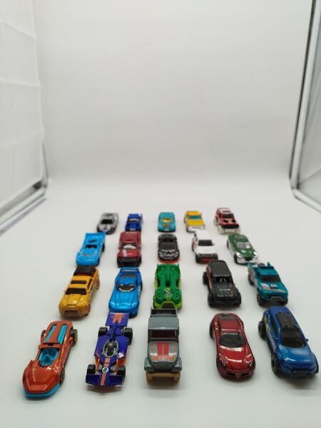 Hot Wheels Miniaturauto Set von 20 Fahrzeugen | mehrfarbig 2