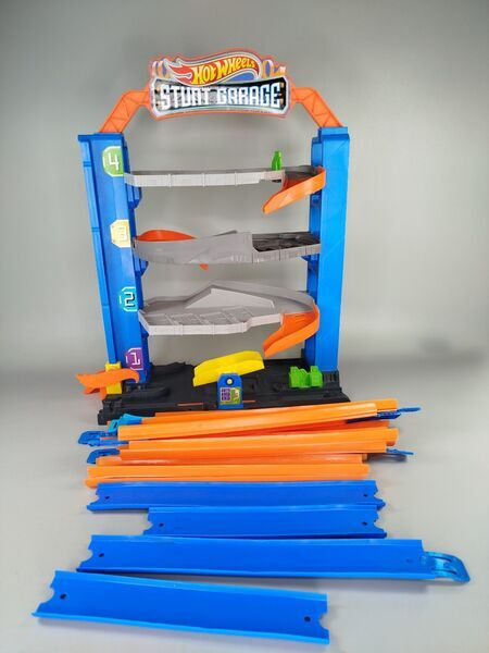 Hot Wheels Stunt-Garage mit Fahrzeug-Set | mehrfarbig 1