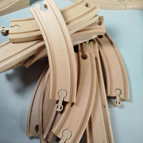 IKEA Holz-Eisenbahn-Set mit Zügen and Schienen | multicolored 2