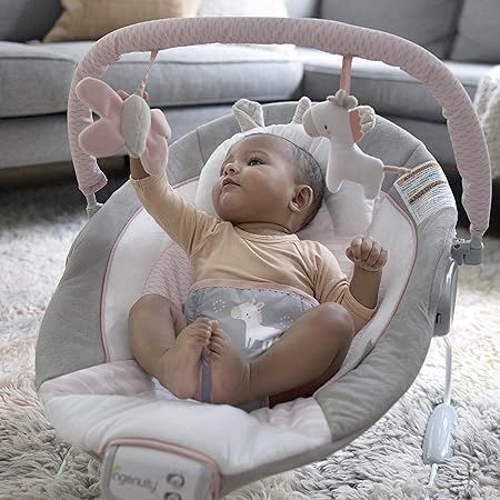 Ingenuity Flora the Unicorn Babywippe | rosa 2