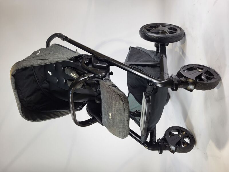 Joie Chrome DLX Kinderwagen | svart 1