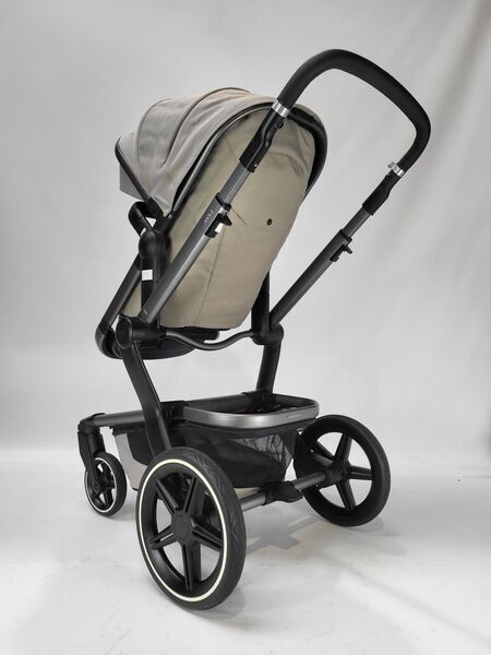 Joolz Day 3 combination pushchair | dunkelgrau/hellgrün, image 5 of 5