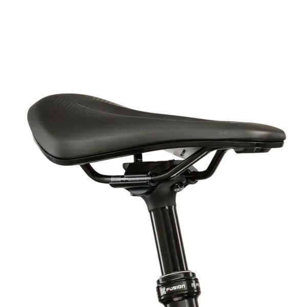  | balts | 56 cm | L 3