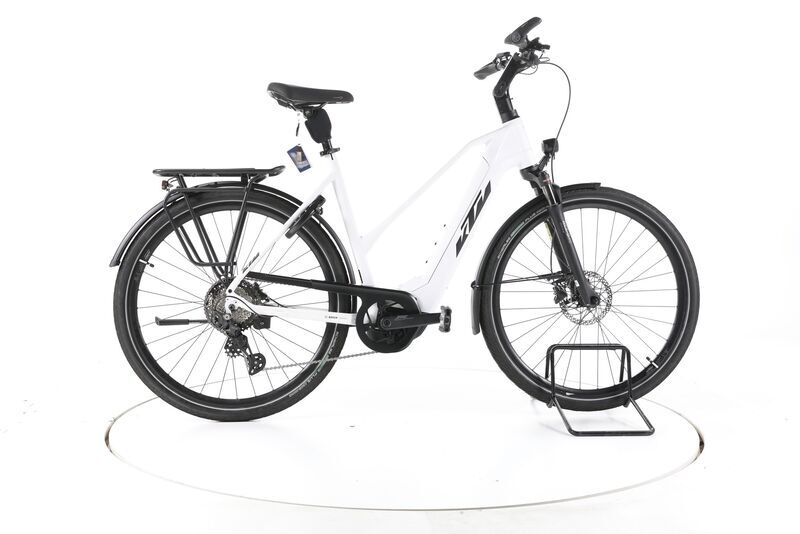 KTM Cento 10 Plus 2022 | white | 28" | 56 cm | < 500 km, image 1 of 5