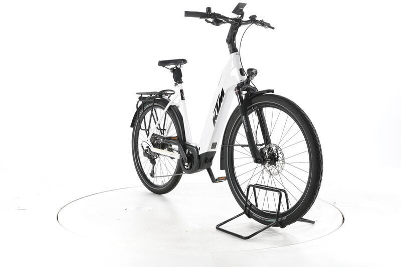 KTM Cento 10 Plus 2024 | Weiß | 28" | 56 cm | 500 - 3000 km, image 2 of 4