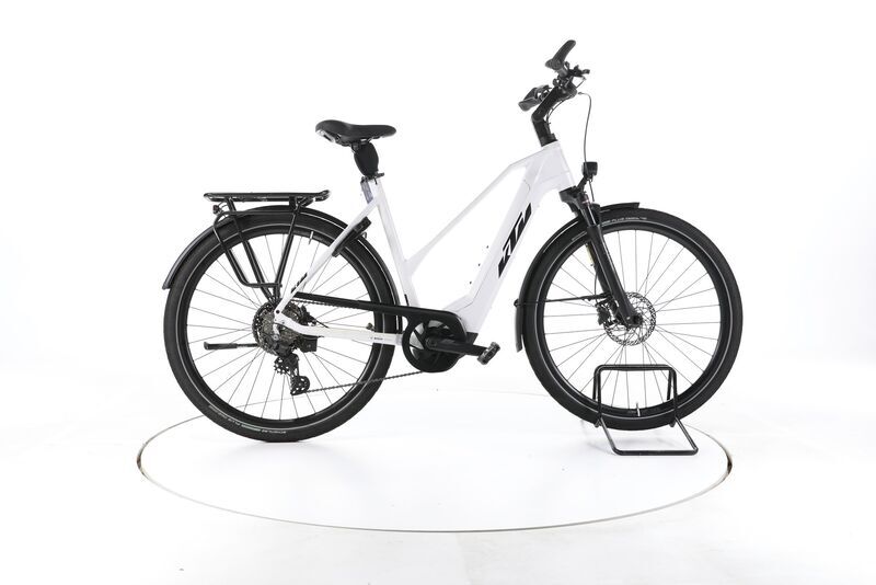 KTM Cento 10 Plus 2024 | blanc | 28" | 56 cm | 500 - 3000 km, image 1 of 5