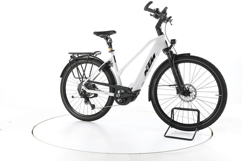 KTM Cento 10 Plus 2024 | bílý | 28" | 51 cm | < 500 km, image 2 of 5
