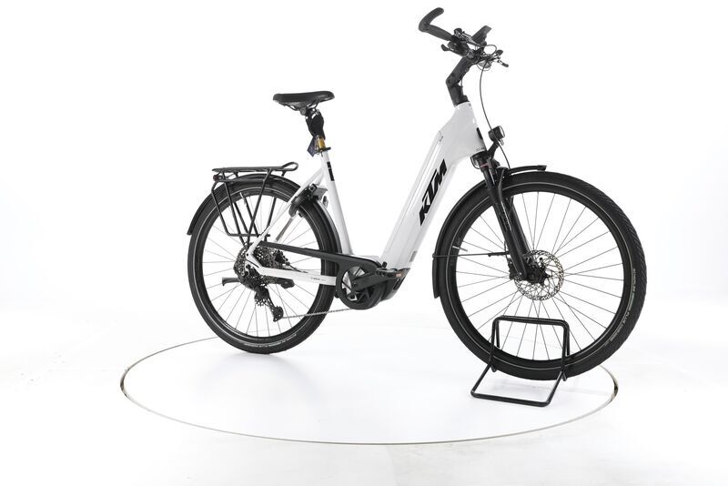 KTM Cento 10 Plus 2025 | white | 28" | 56 cm | < 500 km, image 2 of 5