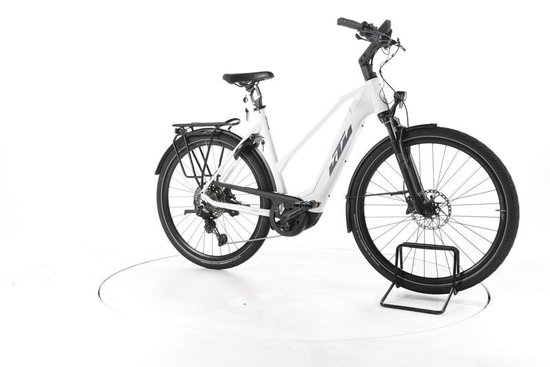 KTM Macina Style 720 2022 | white | 28" | 56 cm | 500 - 3000 km, image 1 of 4