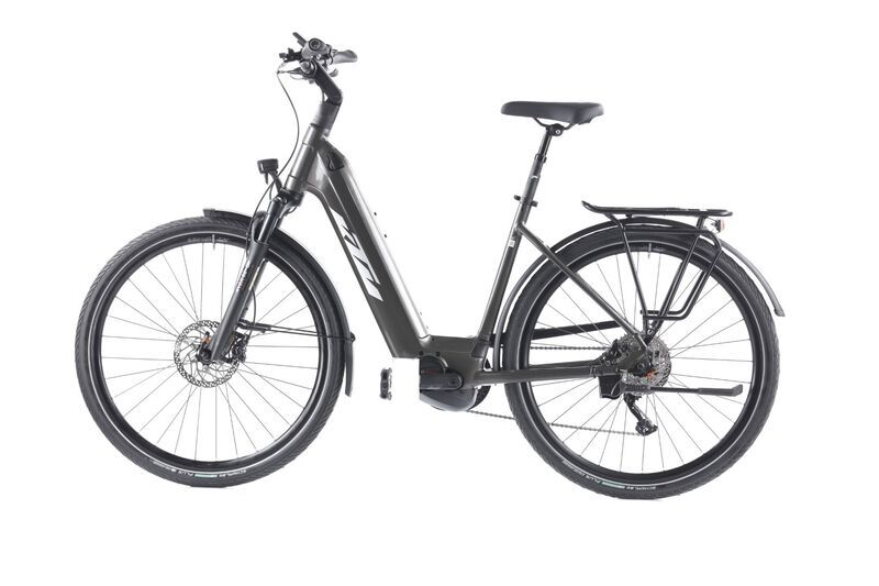 KTM Macina Style 740 (2024) | Tiefeinsteiger | silber | 28" | 56 cm | L | < 500 km | SR Suntour NCX 32-D | Shimano Deore 4