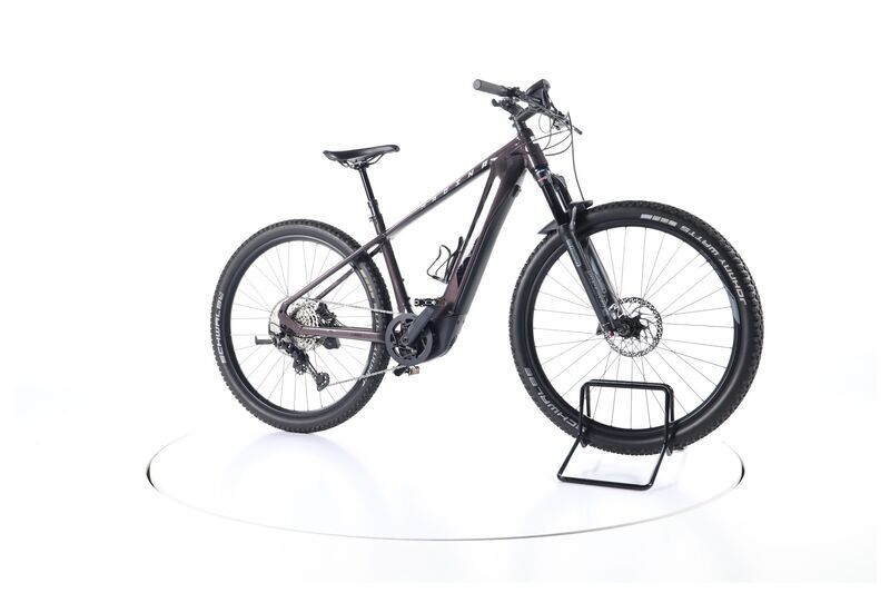 KTM Macina Team 692 Glorious (2022) | Diamond | purple | 29" | 48 cm | 500 - 3000 km | Shimano MT420 2