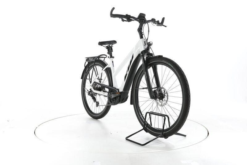 KTM Macina Tour CX 610 2022 | wit | 28" | S | 500 - 3000 km 2