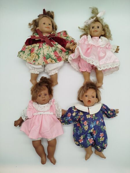 Kuschelpuppe Set von 4 - Vintage Spielzeug Puppen Sammlung | mehrfarbig 1