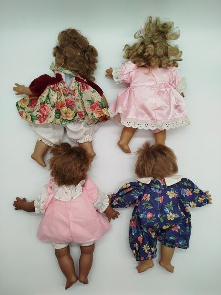 Kuschelpuppe Set von 4 - Vintage Spielzeug Puppen Sammlung | mehrfarbig 2