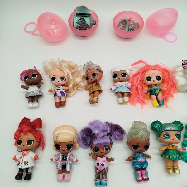 L.O.L. Surprise! Bundle 12x fashion dolls & accessories | multicolored, image 1 of 3