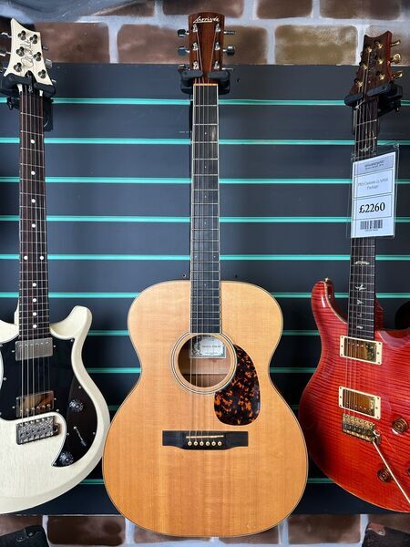 Larrivee OM-02 Satin Natural 2013 Electro-Acoustic Guitar | Satin Natural, image 2 of 5