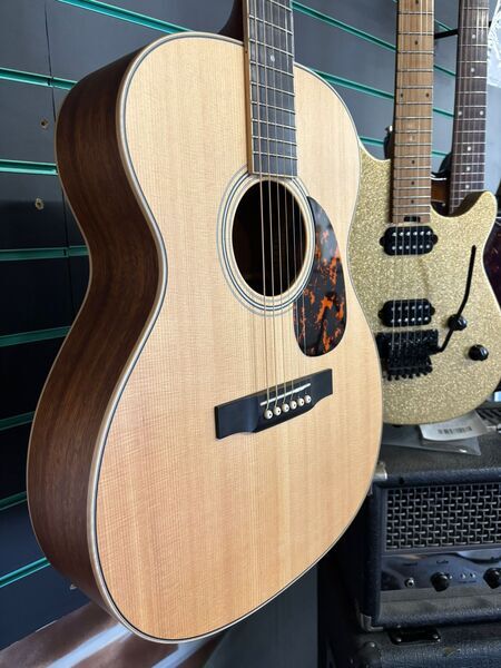 Larrivee OM-02 Satin Natural USA Acoustic Guitar | Satin Natural, image 3 of 5