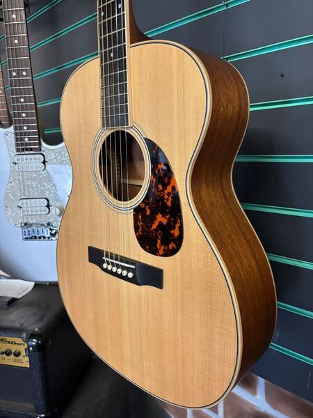Larrivee OM-02 Satin Natural USA Acoustic Guitar | Satin Natural, image 4 of 5
