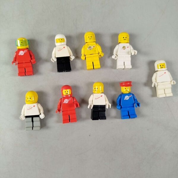 LEGO Bundle Classic Space 9x Minifigurene | mehrfarbig, image 1 of 3