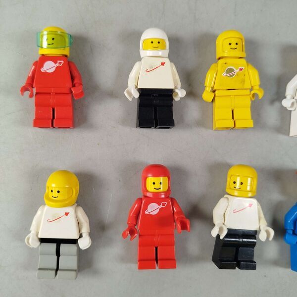 LEGO Bundle Classic Space 9x Minifigurene | mehrfarbig, image 2 of 3