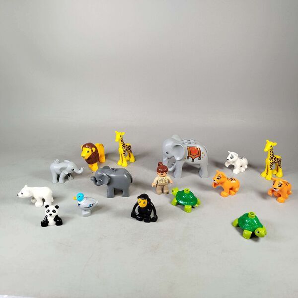 LEGO Bundle Duplo Set von 11 Zootiere & Wildtiere Figuren mit Pflegerine | mehrfarbig, image 1 of 3