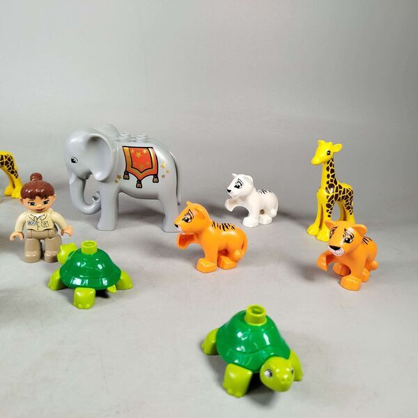 LEGO Bundle Duplo Set von 11 Zootiere & Wildtiere Figuren mit Pflegerine | mehrfarbig, image 2 of 3