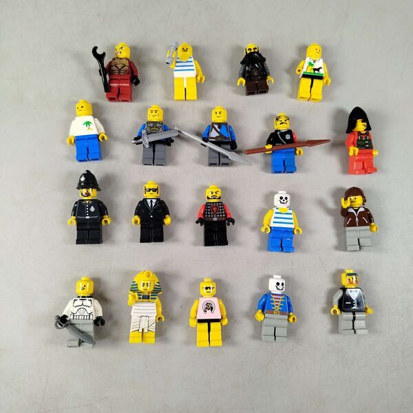 LEGO Bundle Minifiguren 19x Figurene | multicolored, image 1 of 3