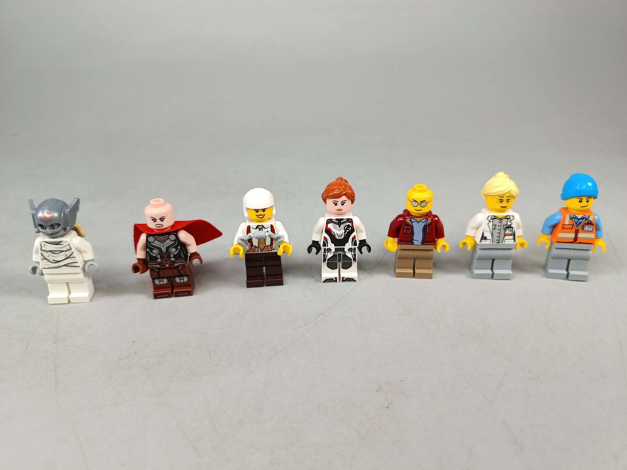 LEGO Bundle Minifiguren Set von 7 Figuren & Zubehöre