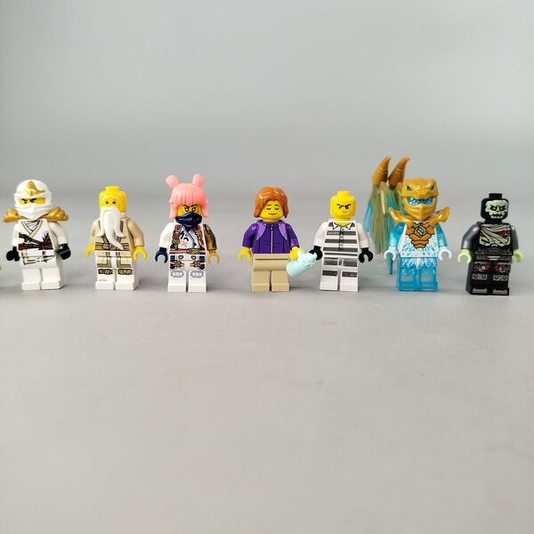 LEGO Bundle Ninjago & City Set von 10 Minifiguren | mehrfarbig, image 2 of 4