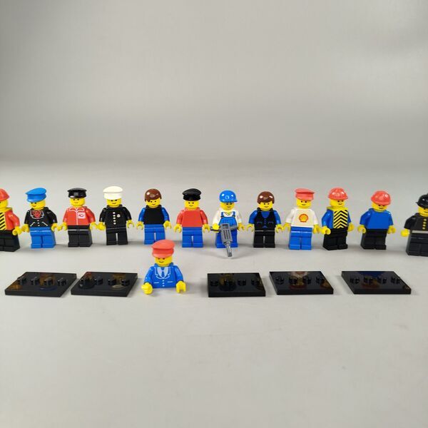 LEGO Bundle Shell & Octan 17x Minifigurene | multicolored, image 1 of 3