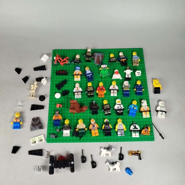 LEGO Bundle Stadt Abenteuer Sci-Fi Minifiguren Bauplatte Zubehöre | mehrfarbig, image 1 of 3