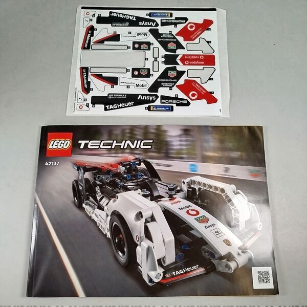 LEGO Technic 42137 Formel E-Porsche Set | mehrfarbig 2