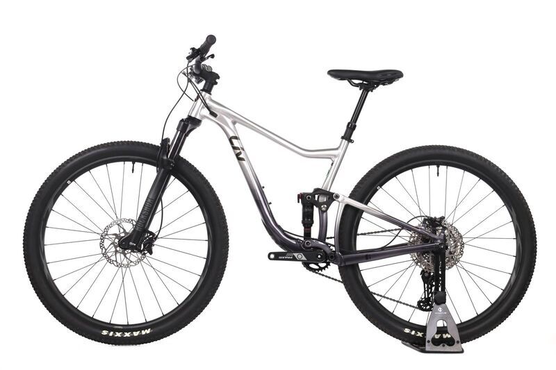 Liv Pique 2 (2022) | Diamant | silber | 29" | M 3